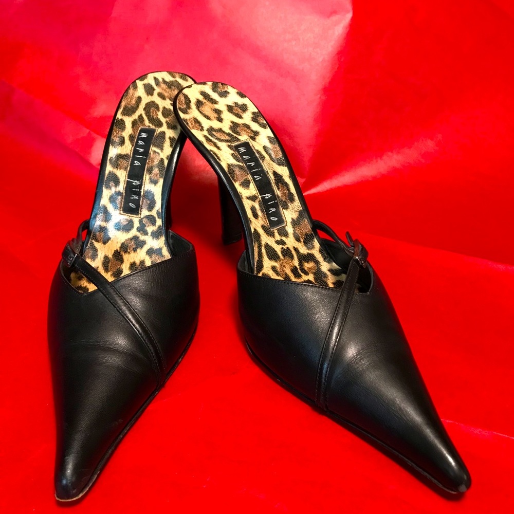 Maria Pena mules